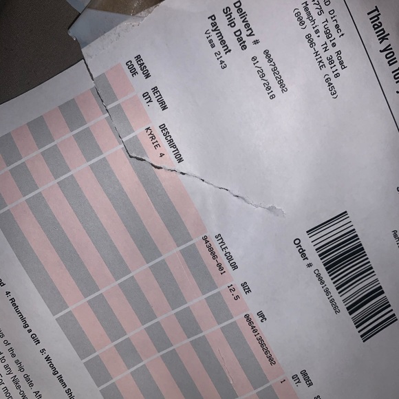 Kyrie 4 - Picture 6 of 7